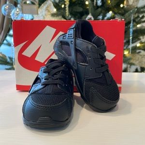 NIB Nike Huarache Run Baby Toddler Black Sneaker 5C